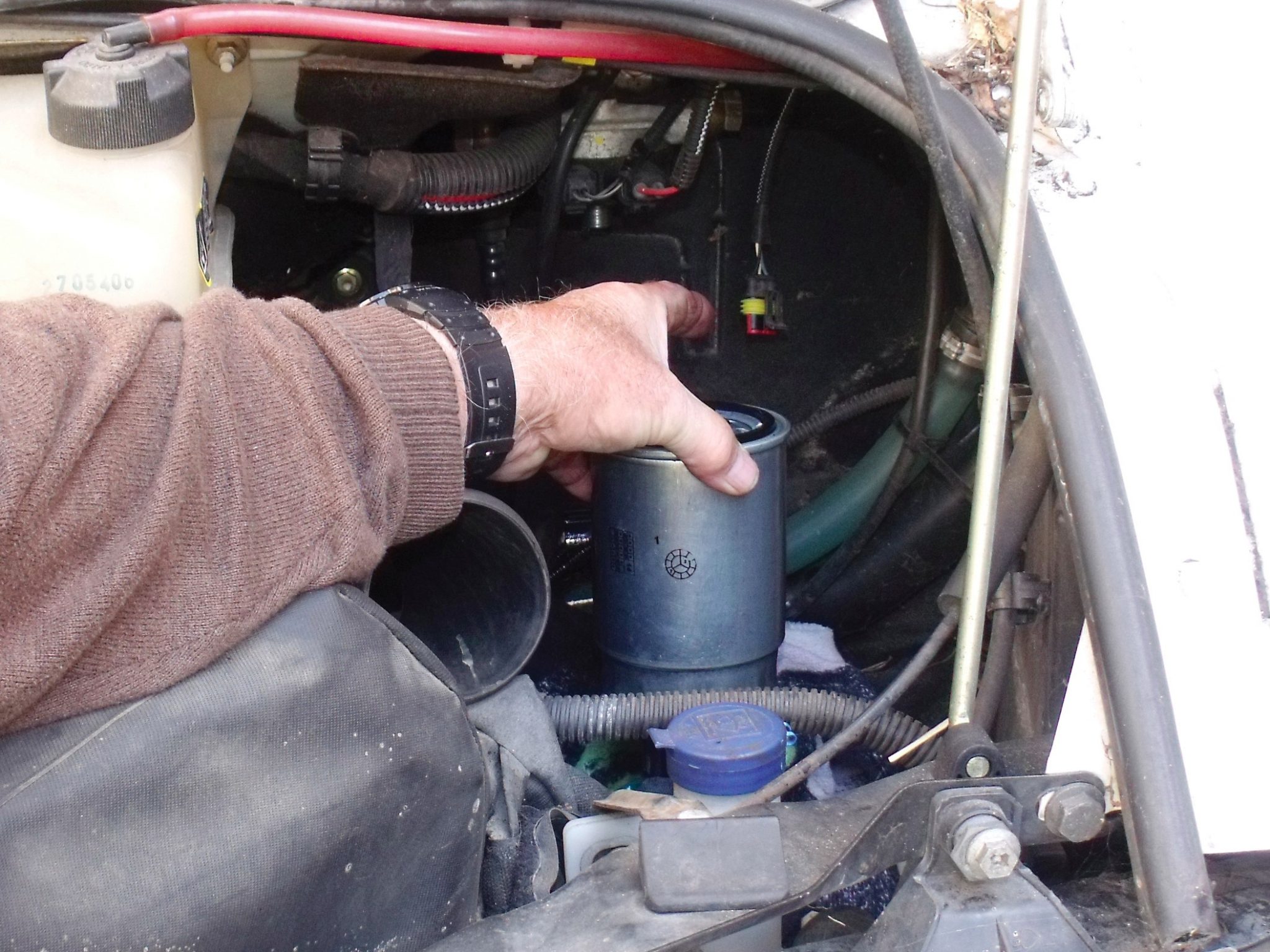 How To Change Air And Fuel Filters On A Fiat Ducato Practical Motorhome