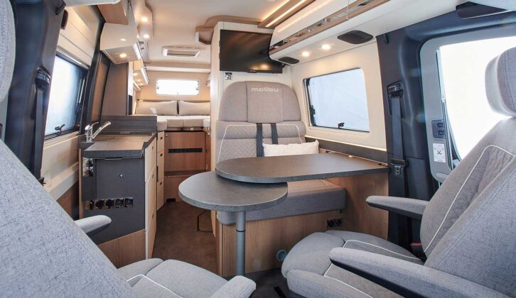 Malibu Genius 641 LE interior