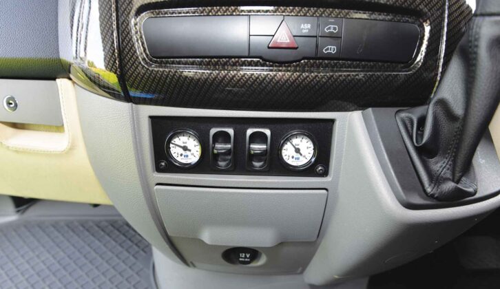 The air-assisted suspension controls in the cabin